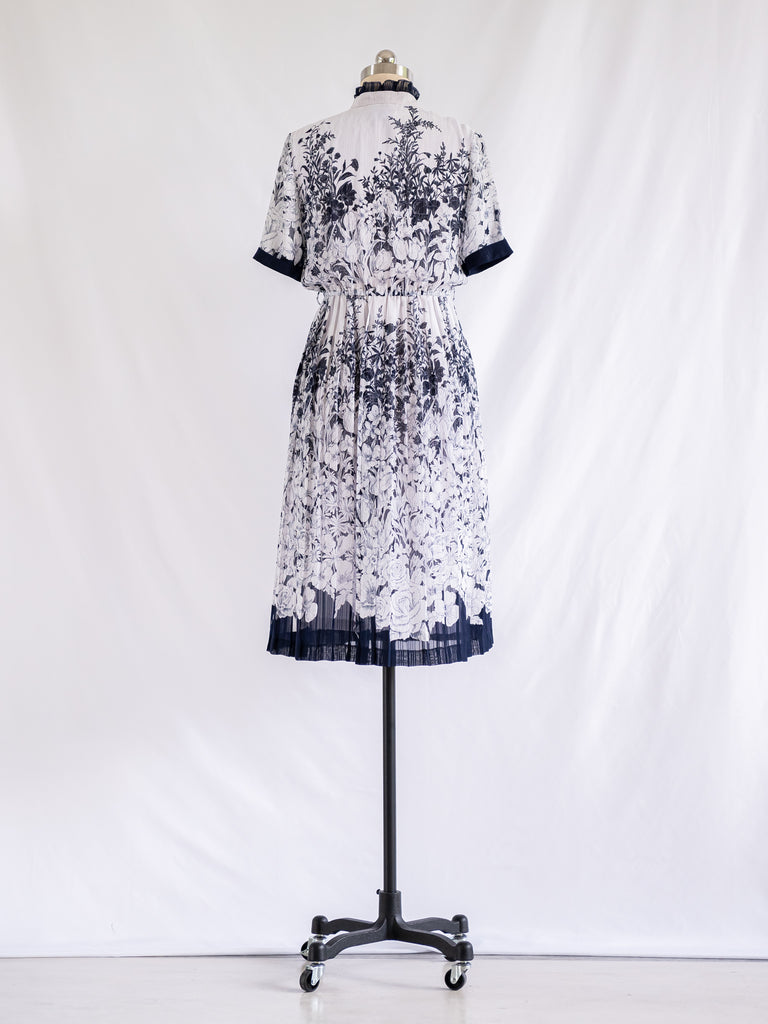 Vintage Mandarin Neck Ruffle Detailed Pleated Midi Dress