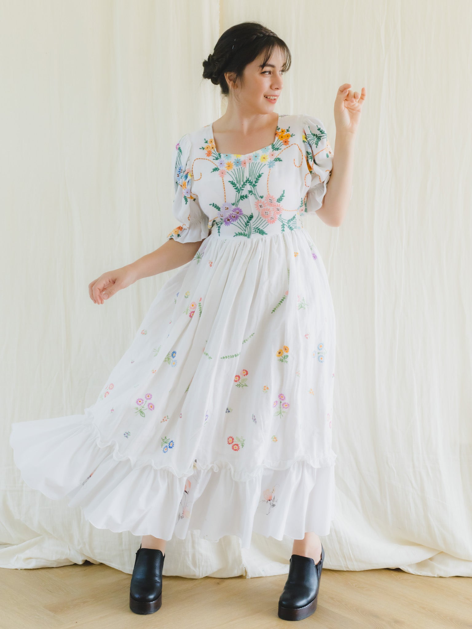 White floral hotsell embroidered maxi dress