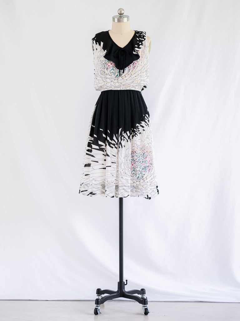 Vintage Chiffon White and Black V-neck Sleeveless Midi Dress