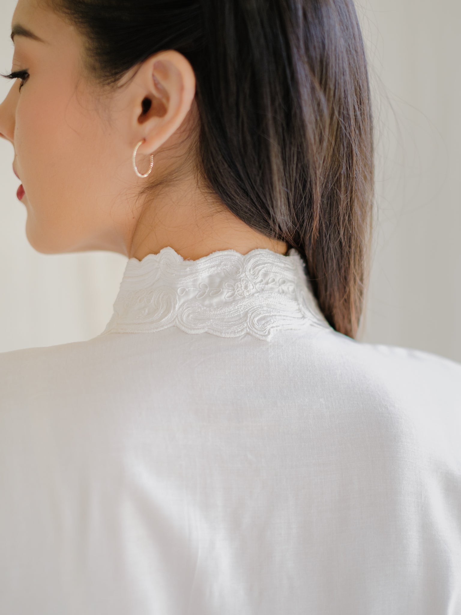 SUGARCREAM_VINTAGE_WHITE_LACE_EMBROIDERED_BLOUSE_4