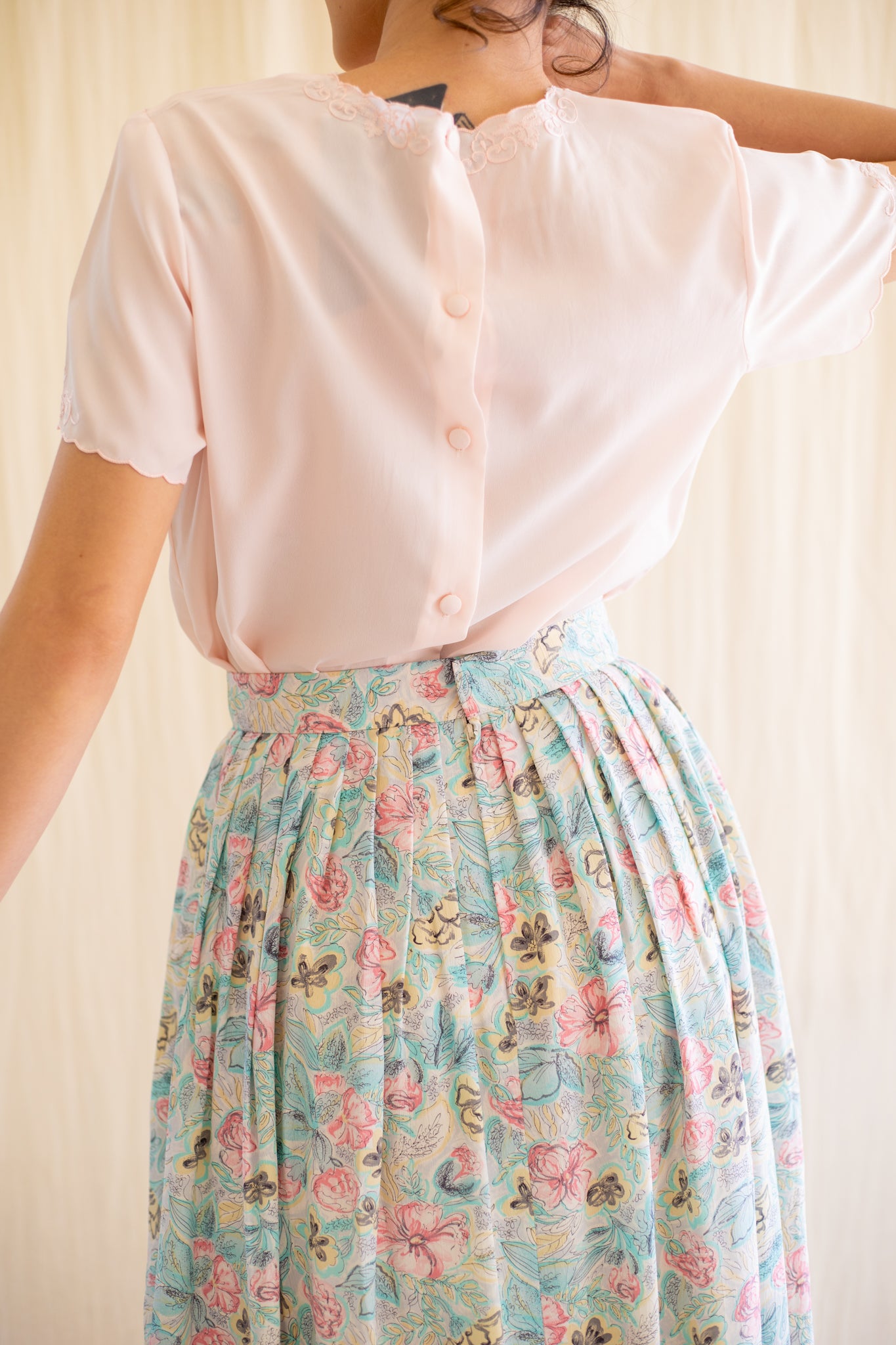 Colourful light blue /pink floral vintage skirt