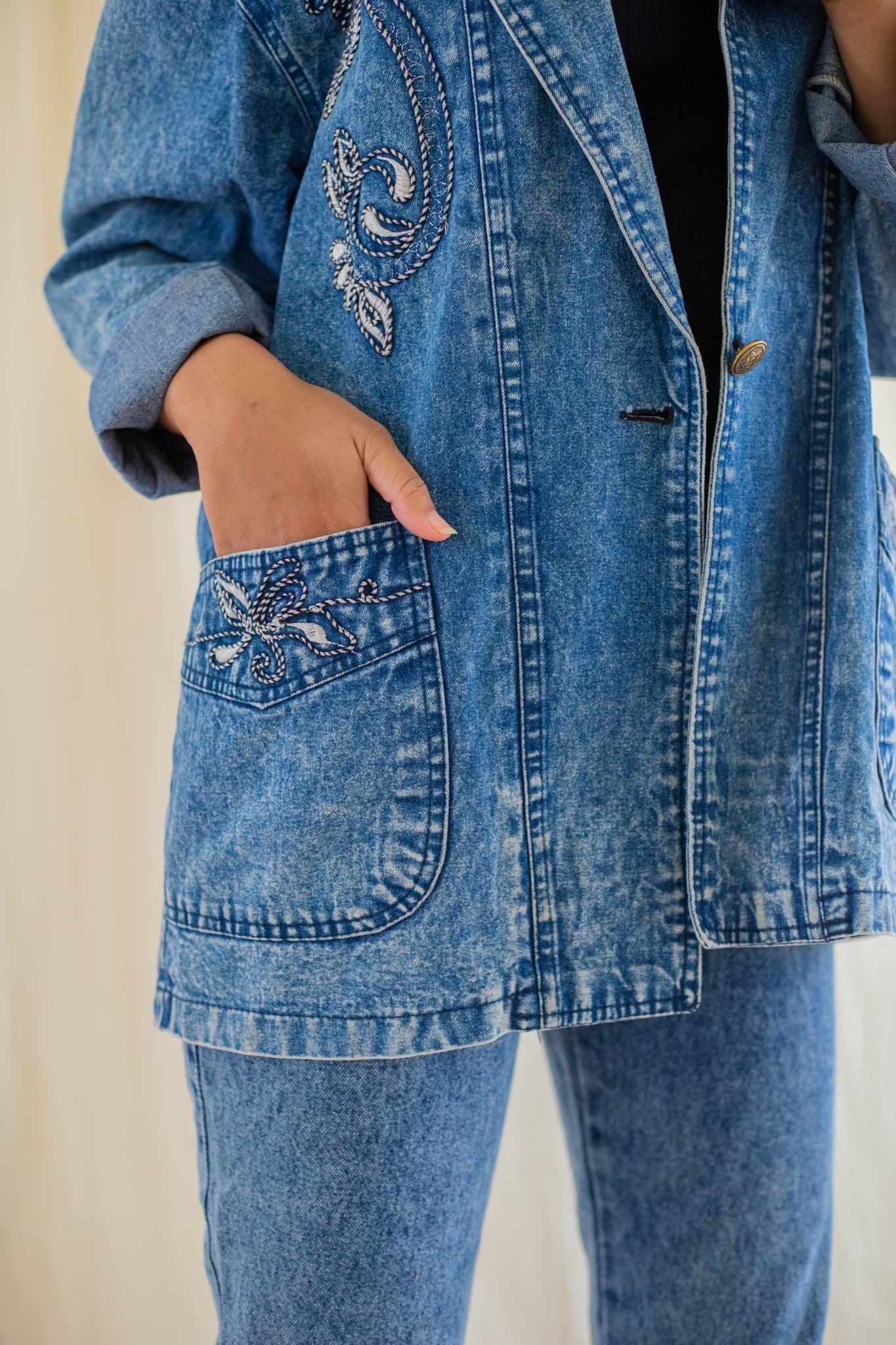 Oversized white embroidery vintage denim jacket