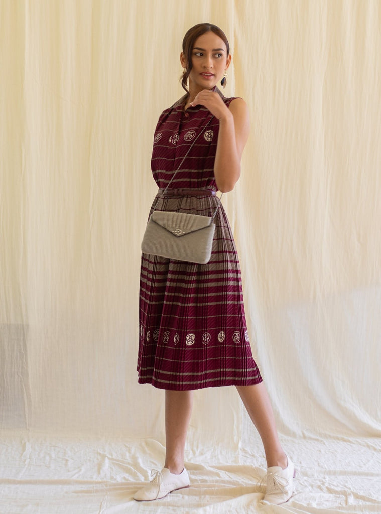SUGARCREAM_VINTAGE_MAROON_SLEEVELESS_COLLARED_MIDI_DRESS_1