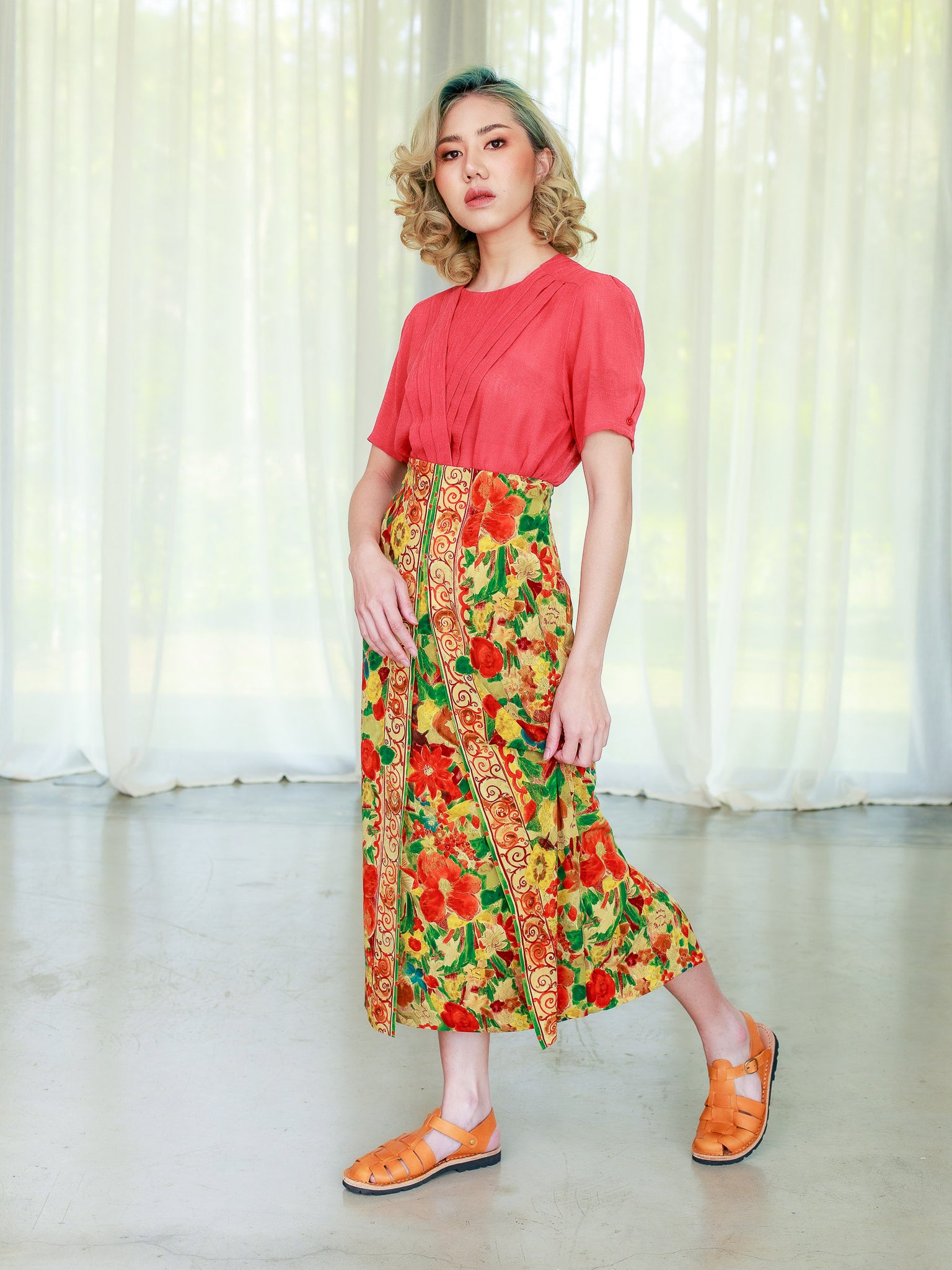 Vintage 80s Floral print front pleated vintage pencil skirt