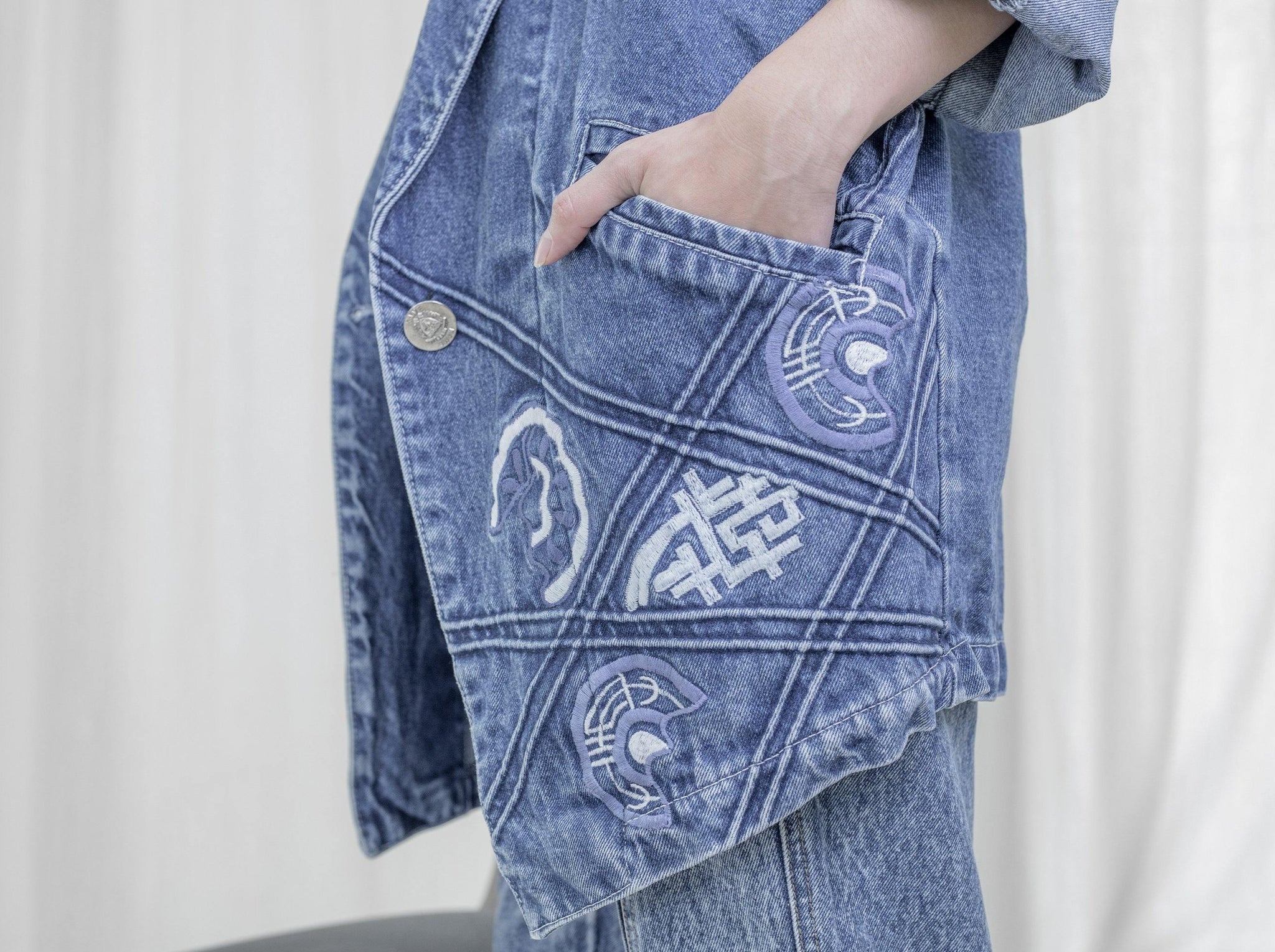 White embroidered blue maxi denim jacket - Sugar & Cream Vintage