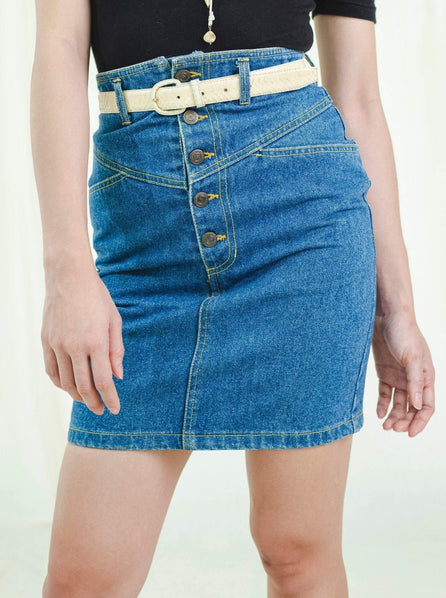 Short skirt | Buttoned-front | Vintage 1980s - Sugar & Cream Vintage