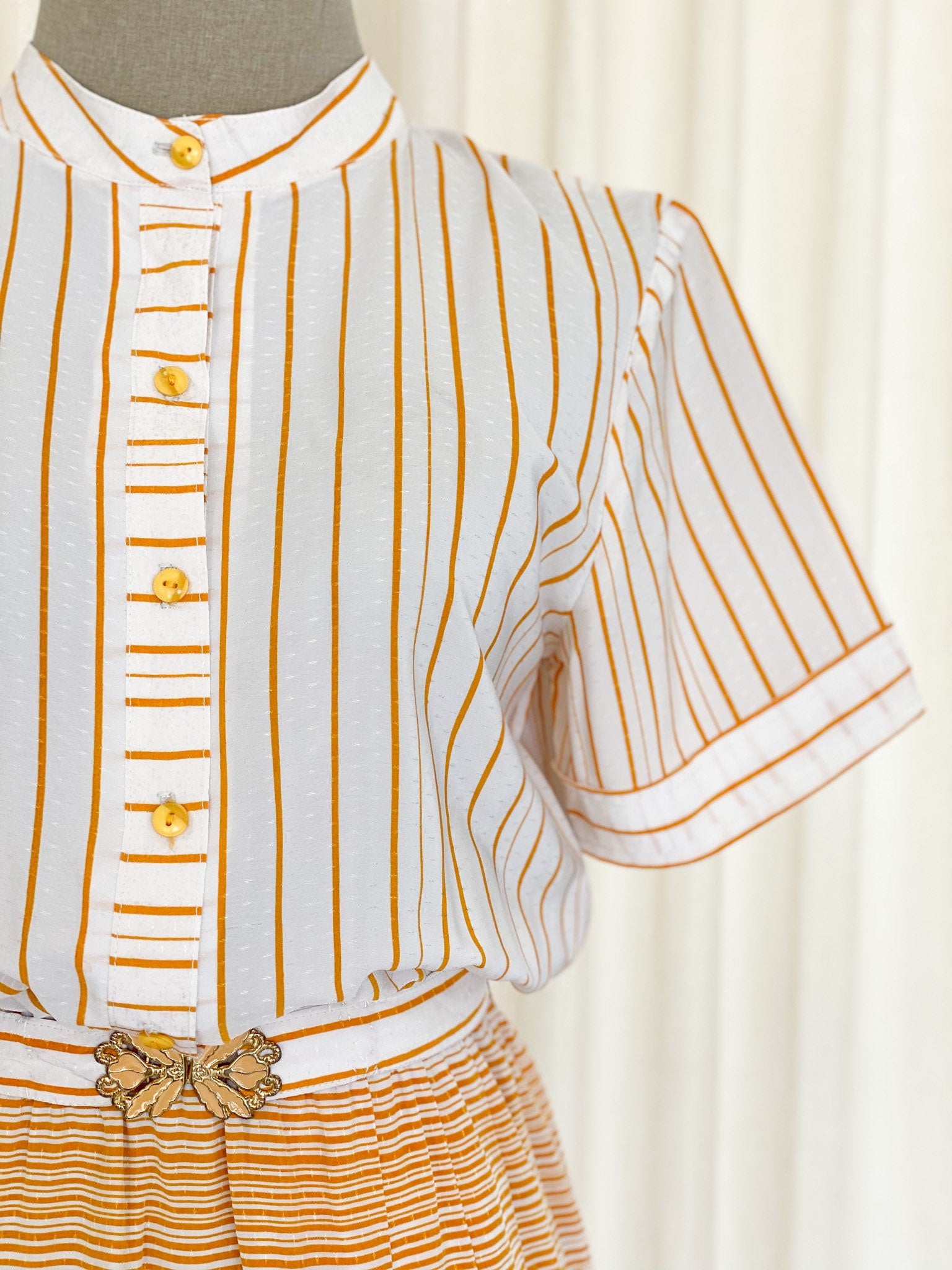 Yellow mustard short sleeve vintage dress
